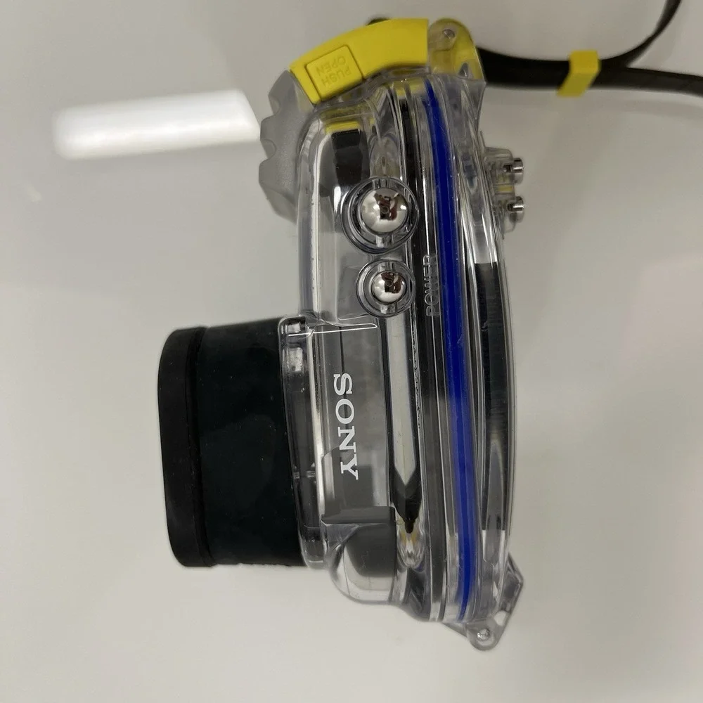 Sony MPK-NA Marine Pack Underwater Housing for Cyber-shot DSC-N1 40m/132ft